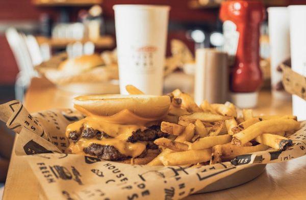 Cheese Burger With fries