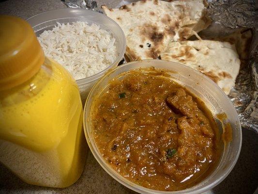 Chicken Tarriwala, Mango Lassi, Naan Bread