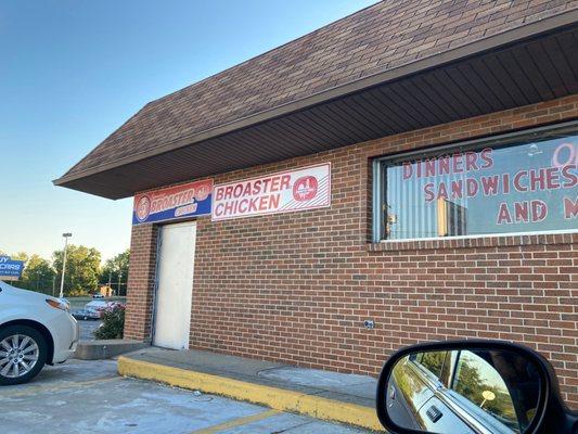 Good food and better people. You can't go wrong with this mom and pop shop.