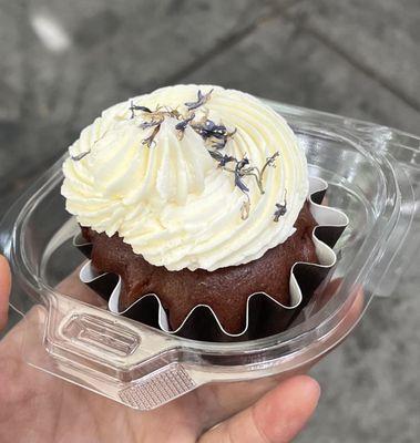 vegan red velvet cupcake