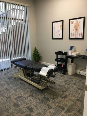 chiropractic adjusting room