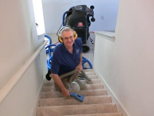 Cleaning the Riser, Runner and Bullnose of a staircase