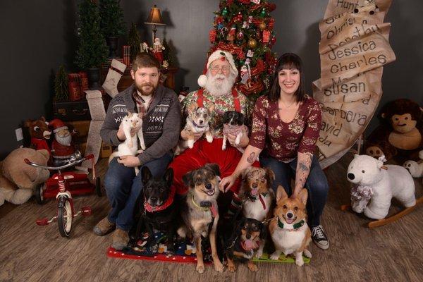 The new set and Santa with some of his 4 legged fans!