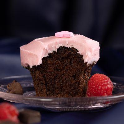 Raspberry Chocolate Chip Cupcake