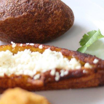 Platano maduro con queso feta. Sweet Plantain with feta cheese