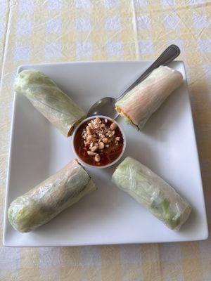 Basil salad rolls