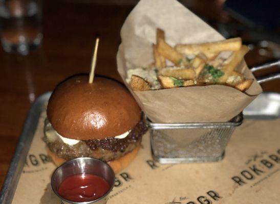 Juicy meat, homemade bun and amazing Parmesan fries... what else do you need to be completely happy?