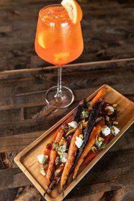 BIRRIA ROASTED
CARROTS
Farmers Market Carrots,
Cana de Cabra Goat Cheese,
Pistachios