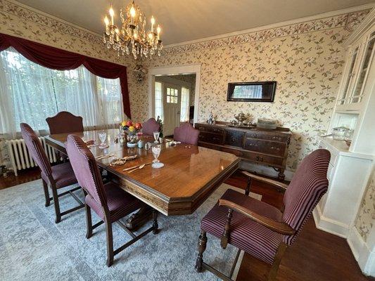 Breakfast area in the main house.