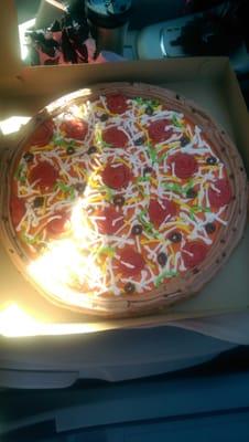 Awesome decorators. Ordered a "pizza" cake for my son's 3rd b-day party. Way beyond what I'd even imagined; everyone loved it!