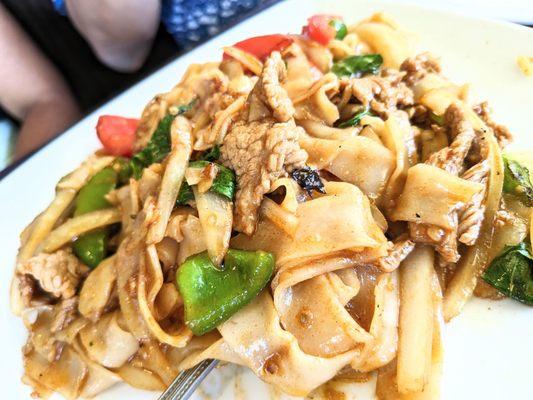 Drunken noodles with beef