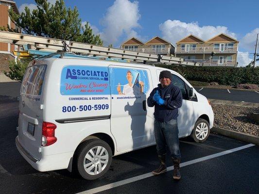 Mega Kudos to your crew cleaning our Shoreline Ridge windows today-Great Work! -Shoreline Ridge Condos - Newport