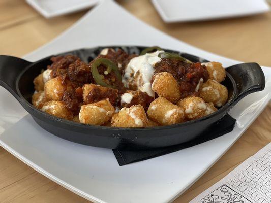 Chili cheese totchos