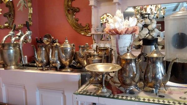 Vintage teapots, ready to serve!