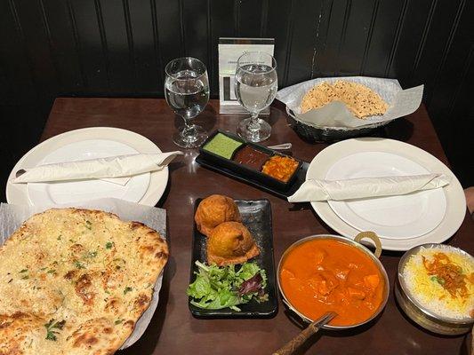 Garlic Naan, Chicken Tikka Masala, Vegetable Samosa