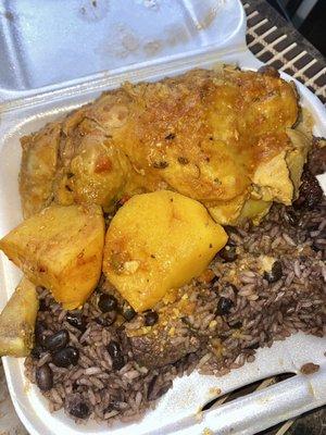 Rice & beans, Chicken & potatoes, and Fried plantains.