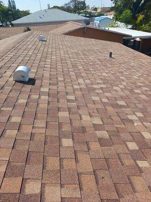 Beautiful Certainteed shingle roof