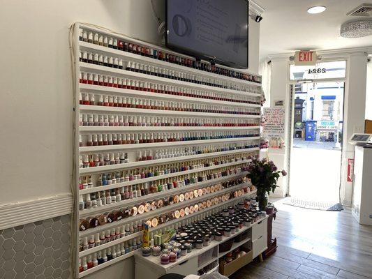 Wall 'o polishes