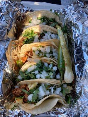 Tacos de bistek y pastor