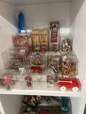 Lots of Christmas items for to complete miniature Santa scenes