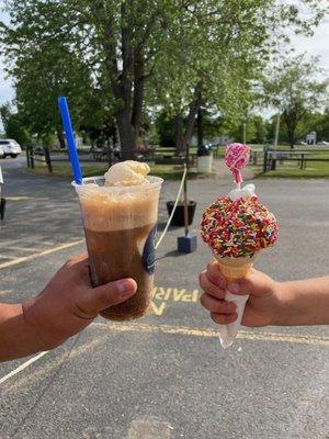 A yummy root beer float and a cool kid's treat.