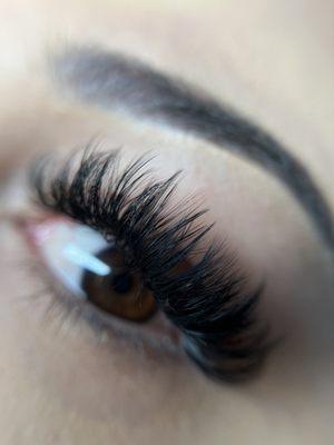 Volume wispy Lash extensions