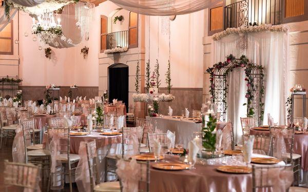 Pink reception décor