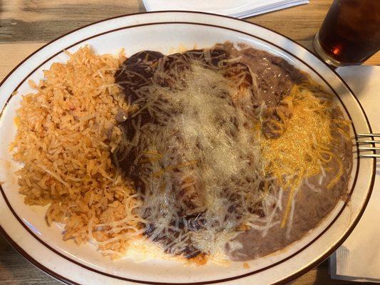 Enchiladas de mole con pollo