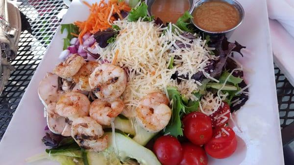 Salad with Grilled shrimp