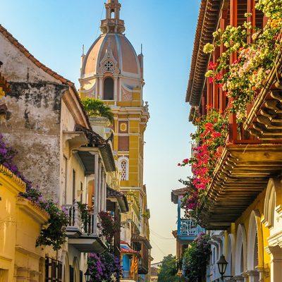 Colombia: land of great heroes, culture, music, gastronomy and everything you shouldn't miss out on.