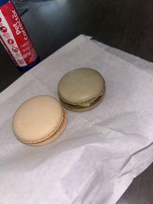 Pistacho and salted caramel macaroons