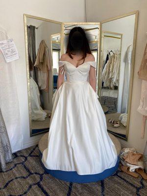 First fitting with Jocelyn - the bodice is all messed up. I didn't ask for bodice alterations.