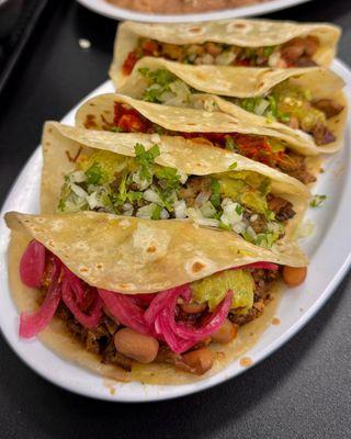 Tacos de carne asada.