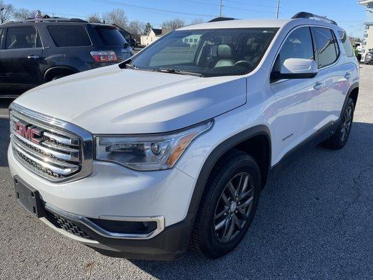 17 Acadia. Super clean and ready to GO!