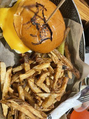 Build your own chicken sandwich with cilantro aioli, cheddar cheese,  and carmelized onions.