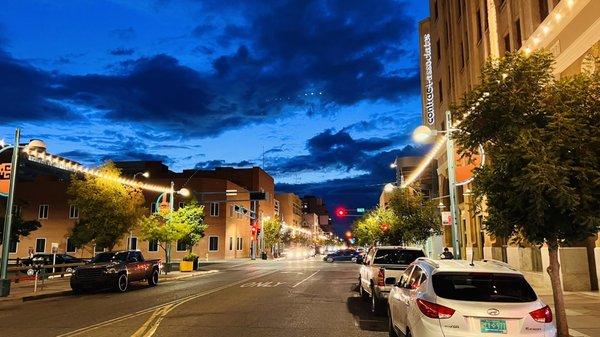 This was taken just outside the front door of the pizza place. Great neighborhood for an evening stroll.