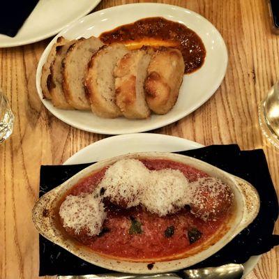 Arancini appetizer and focaccia bread