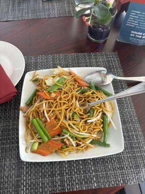 Fried lo mein