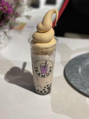 Salted Caramel Black Milk Tea Float