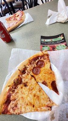 Pizza slice