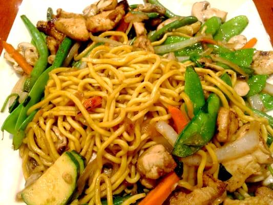 Fresh Market Bar (Chicken with Low Mein noodles and mixed veggies)