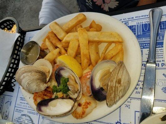 Broiled Seafood Platter