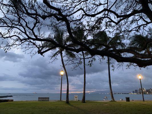 Queen Kapiolani Statue