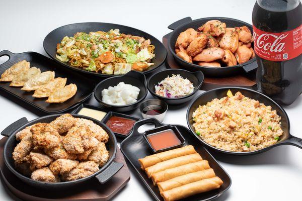 Family combo set1 comes with 2 full box of chicken and 2 fried rice or yakisoba, mandu and egrolls and 2L drink!!