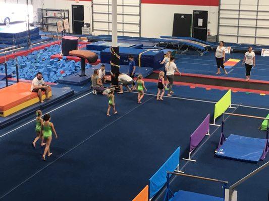 Tumble track and foam pit