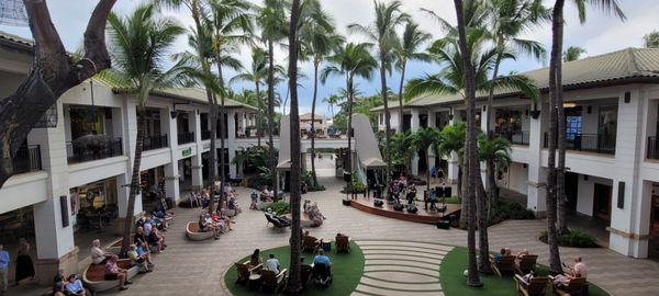 The beautiful courtyard and stage.