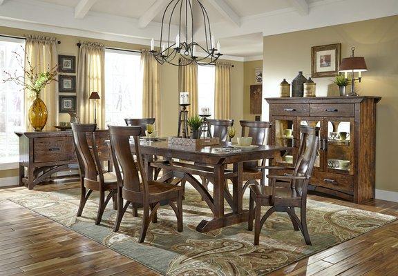 Simply Amish B&O Railroad dining set