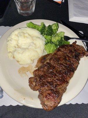 Rib Eye with Garlic Mashed Potatoes and Broccoli