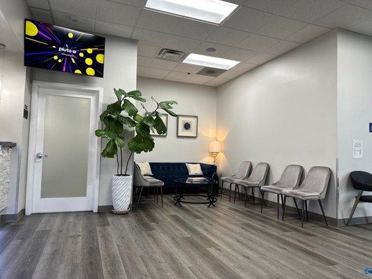 Beautiful waiting area :) I love the colors very aesthetic and modern.