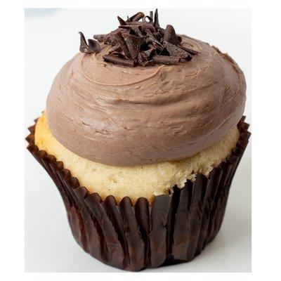 Vanilla-n-Chocolate: Vanilla cake w/ chocolate buttercream chocolate drizzle & chocolate chips